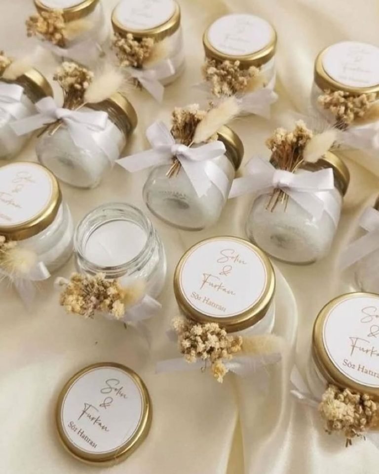 20 Wedding Favor Ideas That Are Both Meaningful and Memorable - AdoroEvents