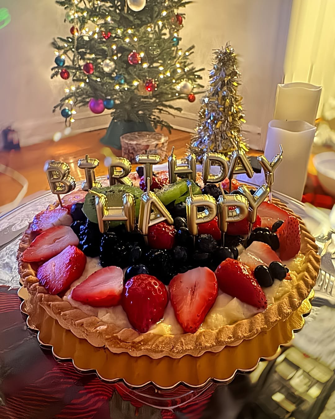  Berry Merry Cake 