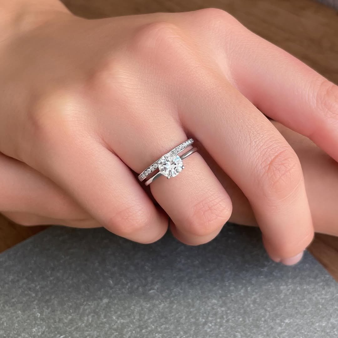 Classic Solitaire with Pavé Band