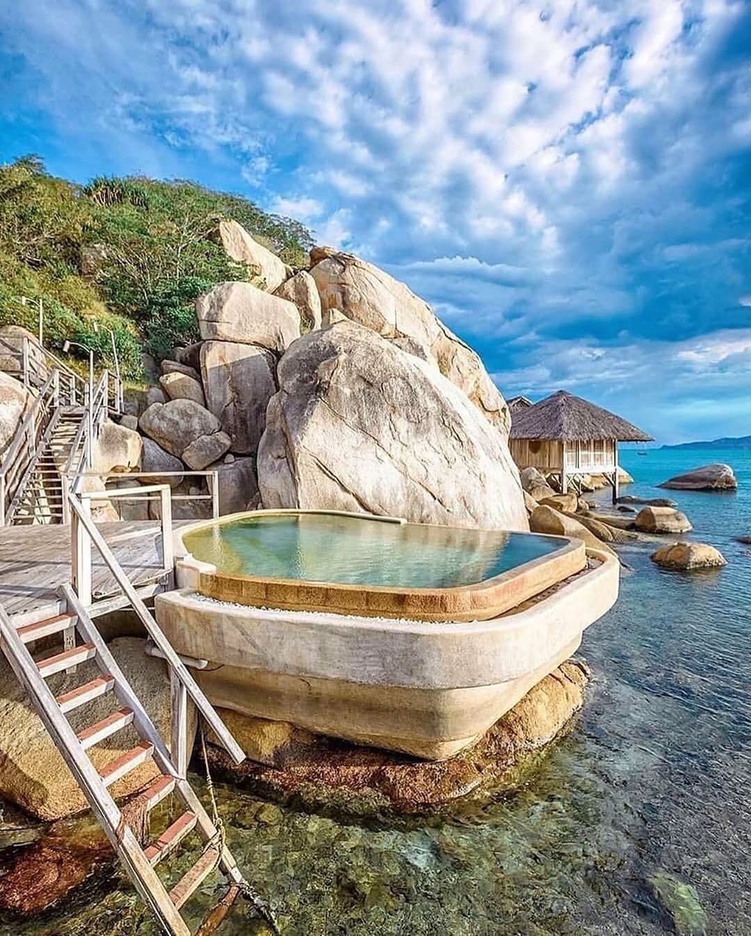  Cliffside Infinity Pool