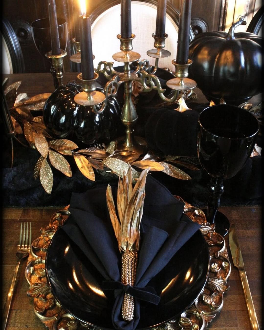  Dark Luxe Glamour