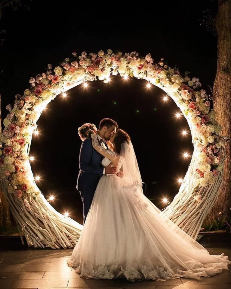 Elegant Wedding Light Decoration Frame for Timeless Ambiance