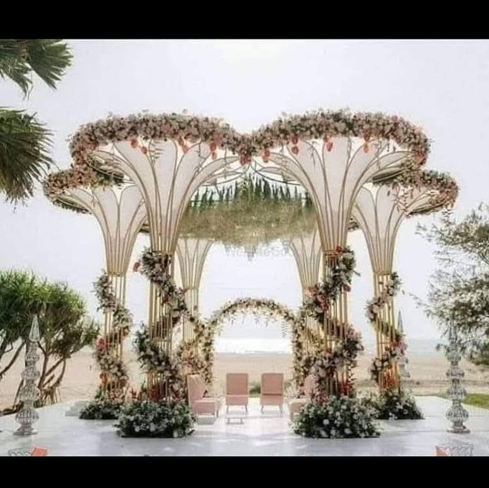 Floral Canopy Grandeur