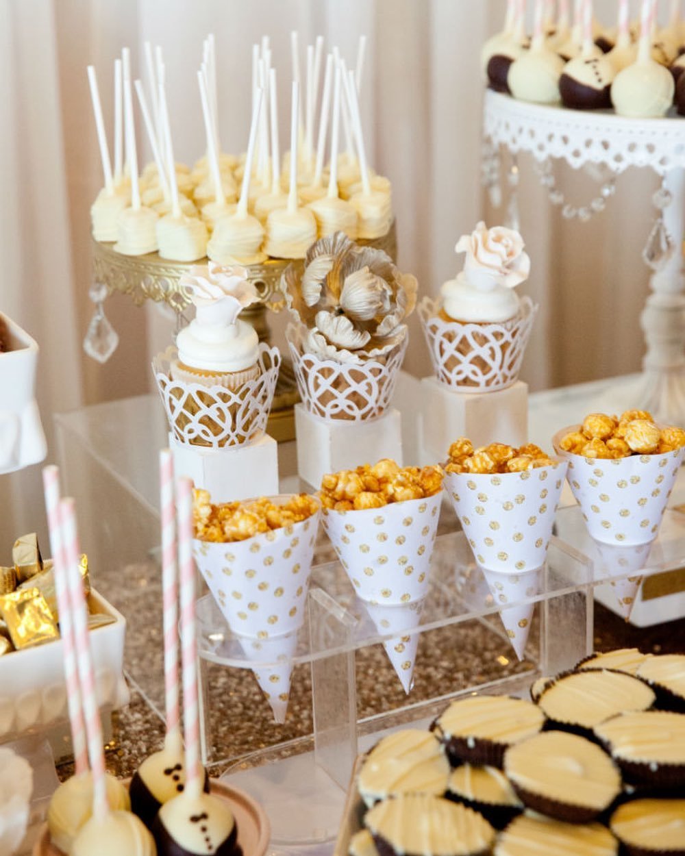 Golden Popcorn & Cupcakes
