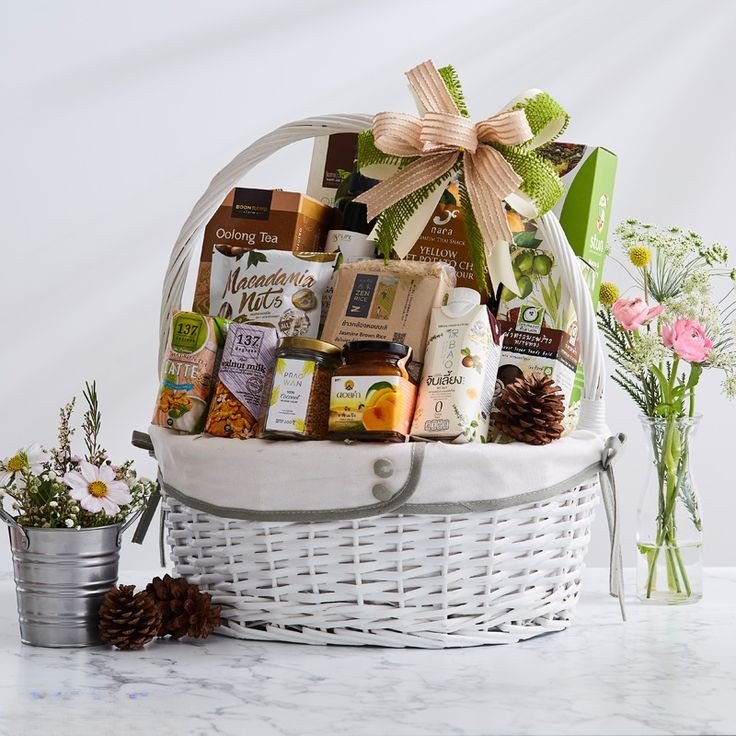 Gourmet White Hamper 
