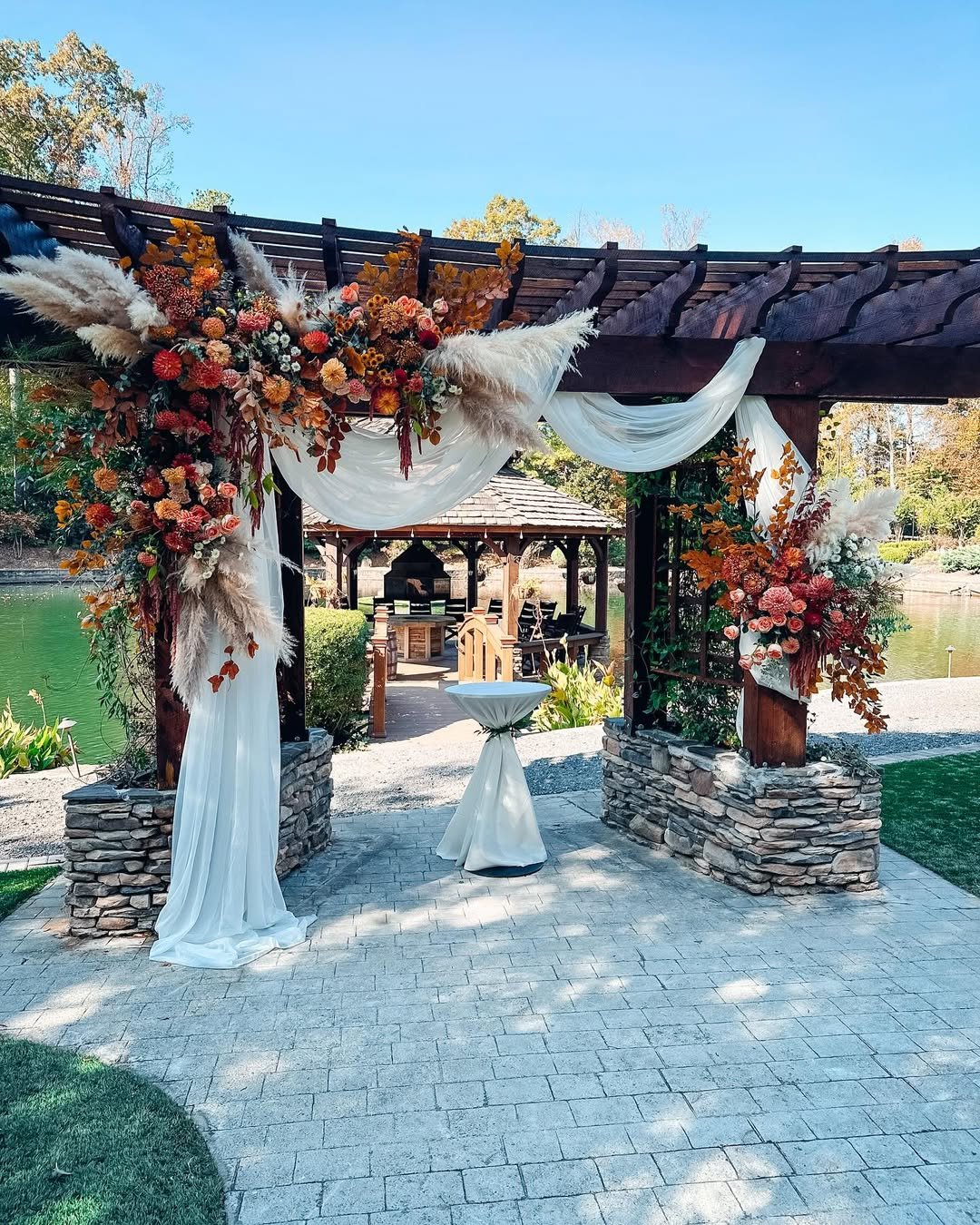 Lakeside Pampas Pergola