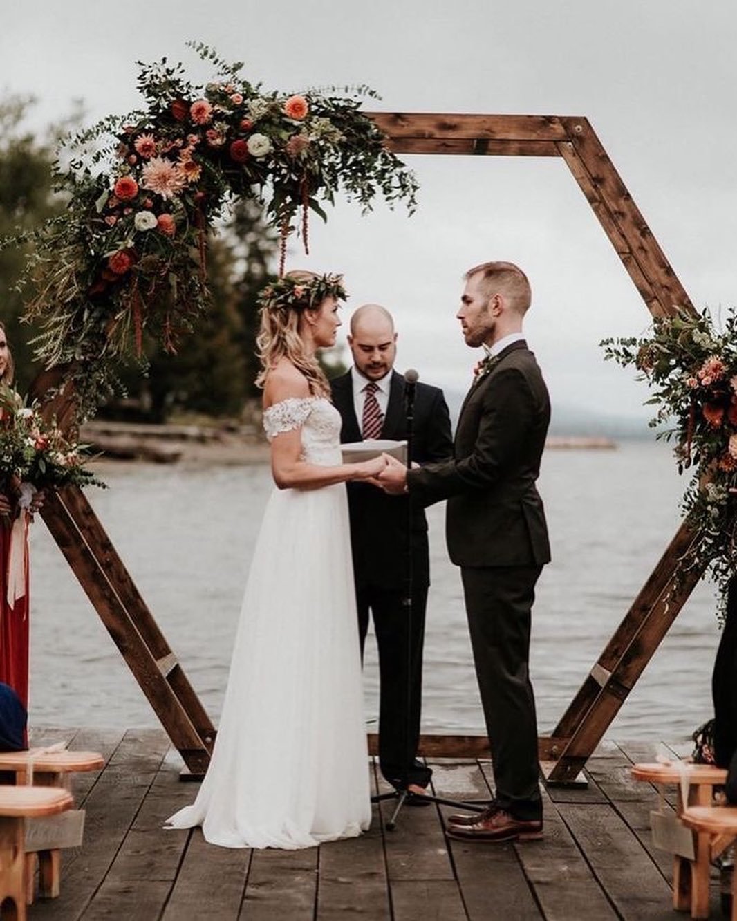  Lakeside Romance 