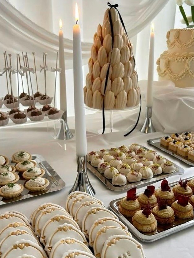 Luxe White Dessert Table 