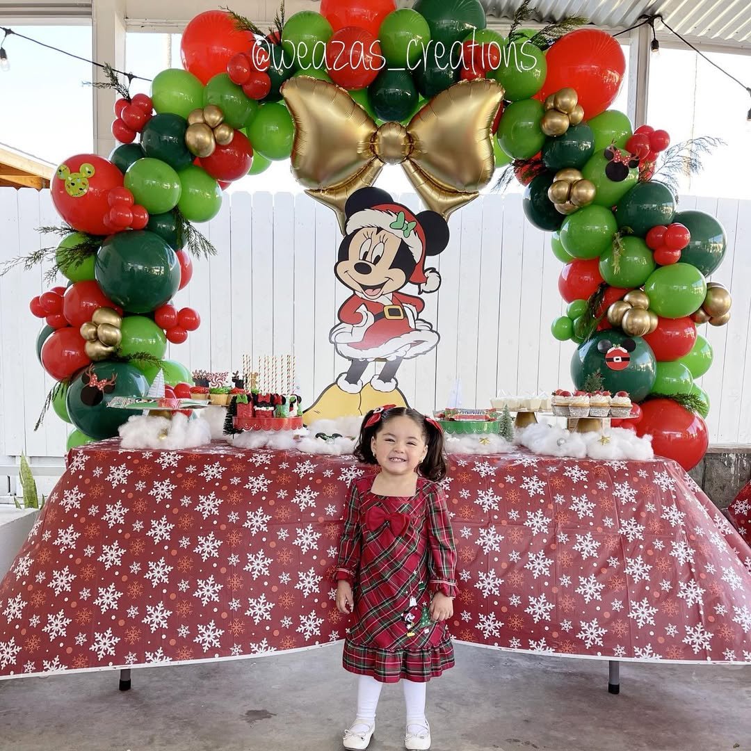 Minnie’s Holiday Magic 