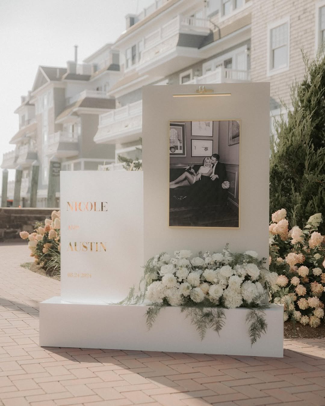 Modern Luxe Photo Moment 