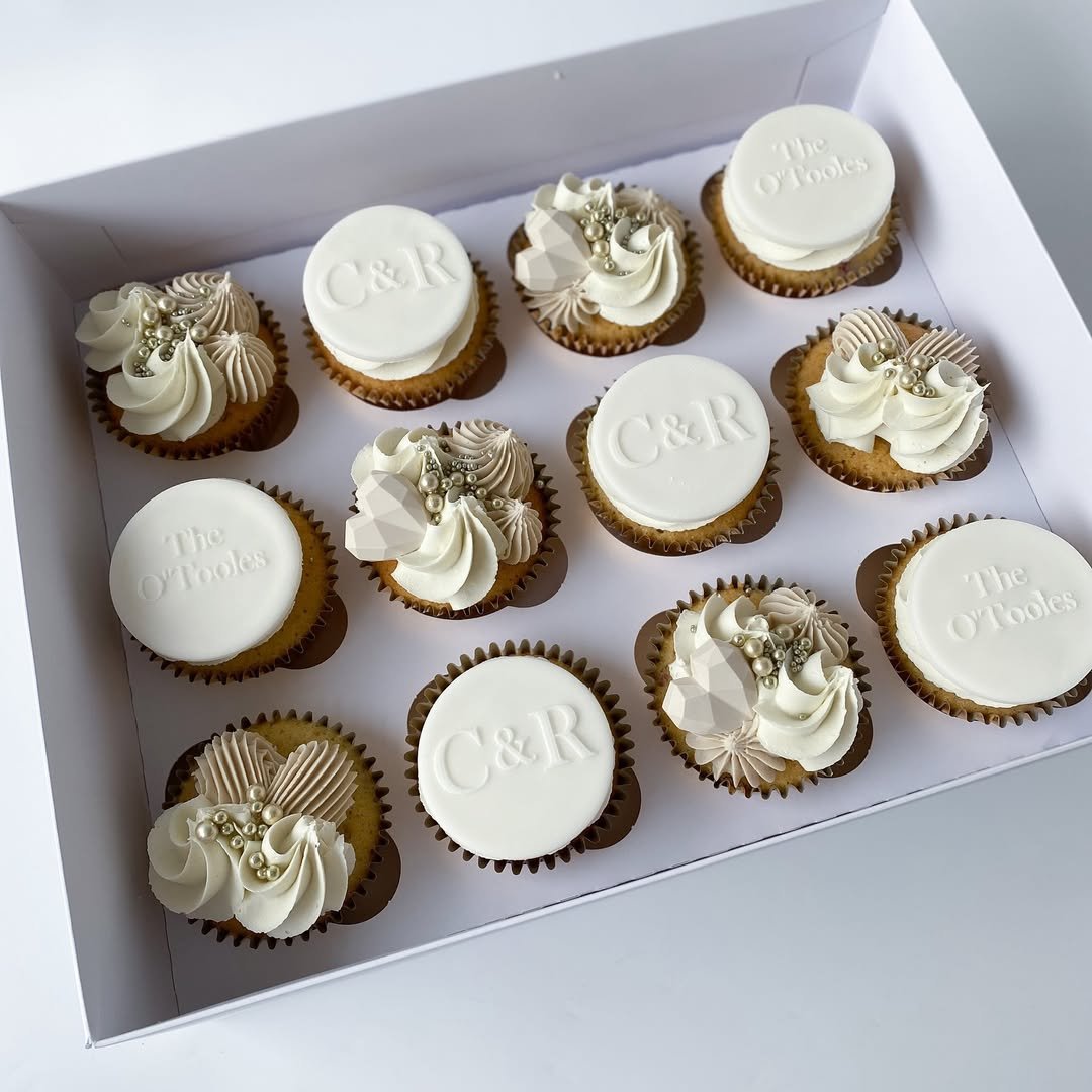 Personalized Monogram Cupcakes 