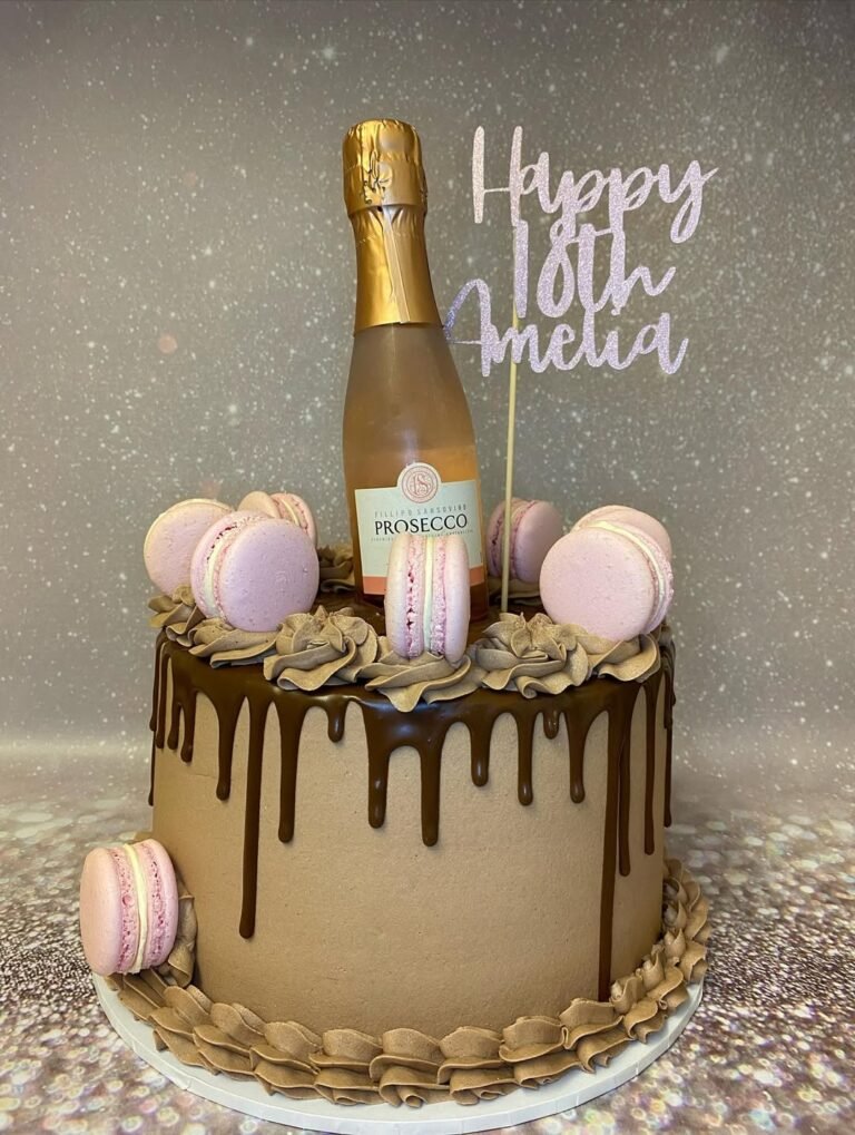 27 *Insanely Cute* 18th Birthday Cake Ideas That Are Too Pretty to Eat ...