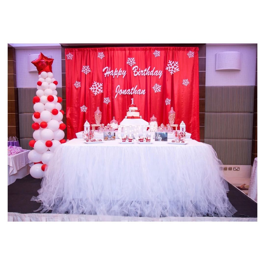 Red Snowflake Elegance 