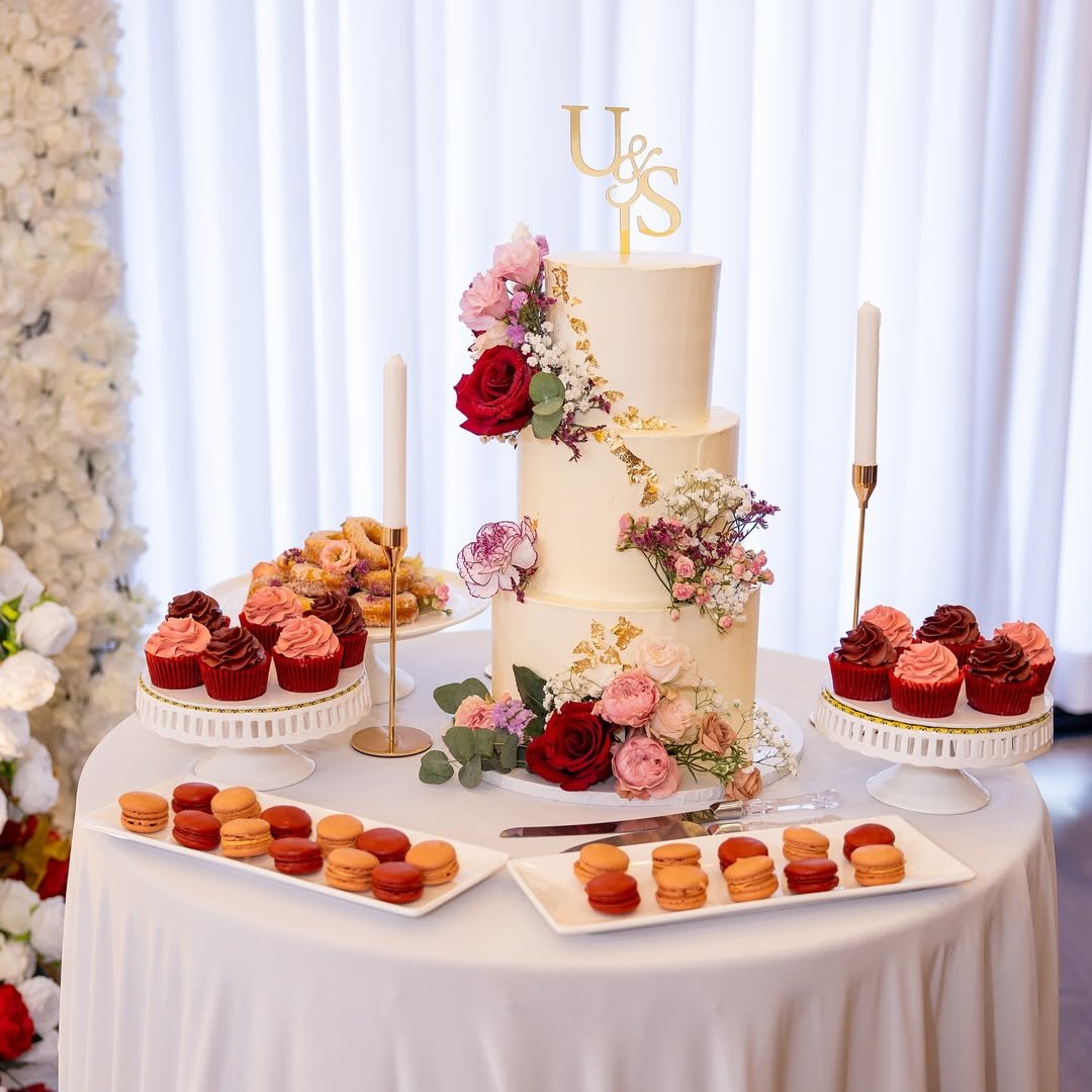  Romantic Whites & Reds 