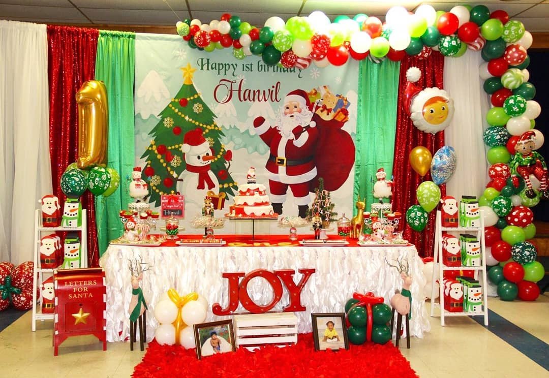 Santa’s Joyful Welcome 