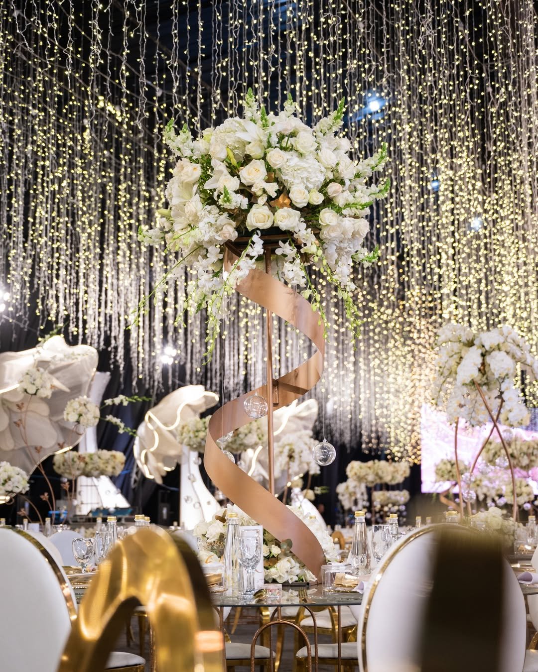 Sparkling Floral Grandeur 