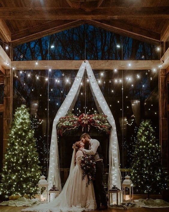  Starry Barn Romance