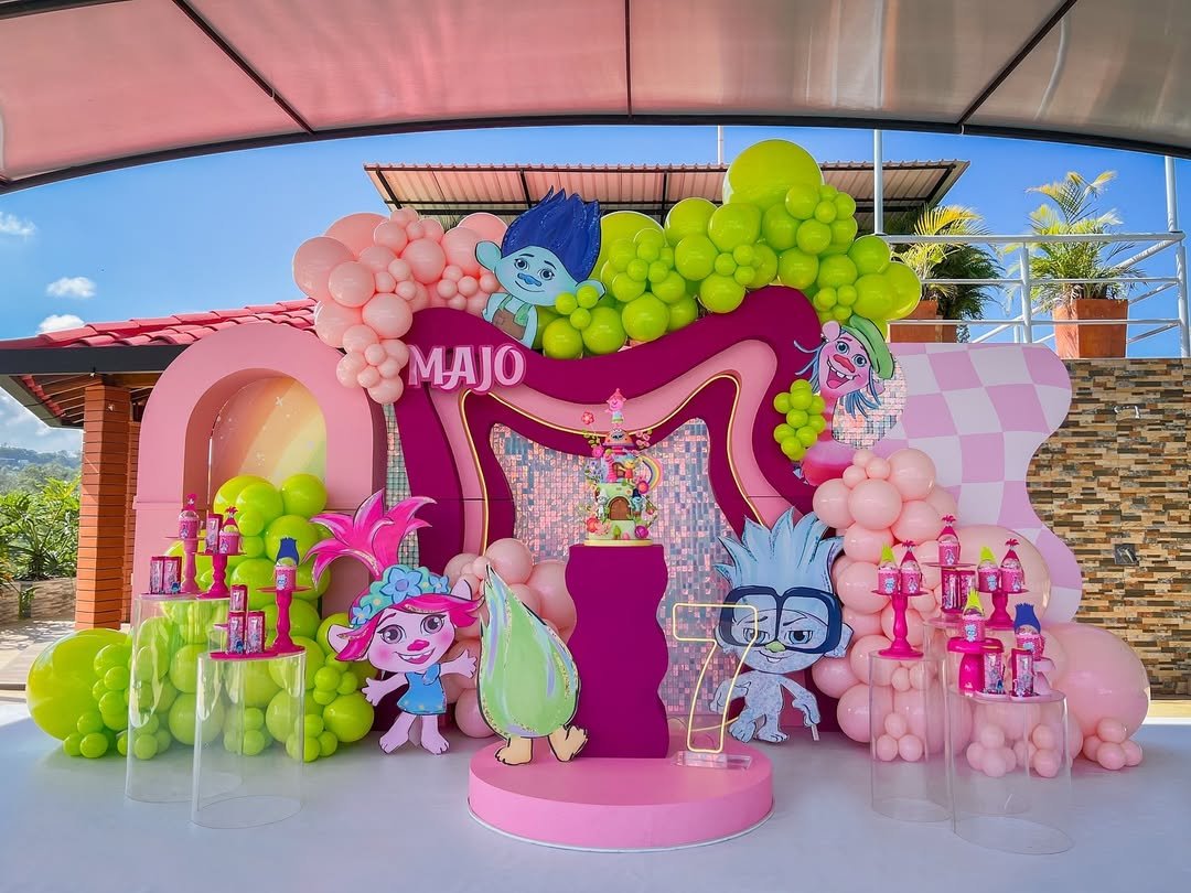 Trolls Neon Bash