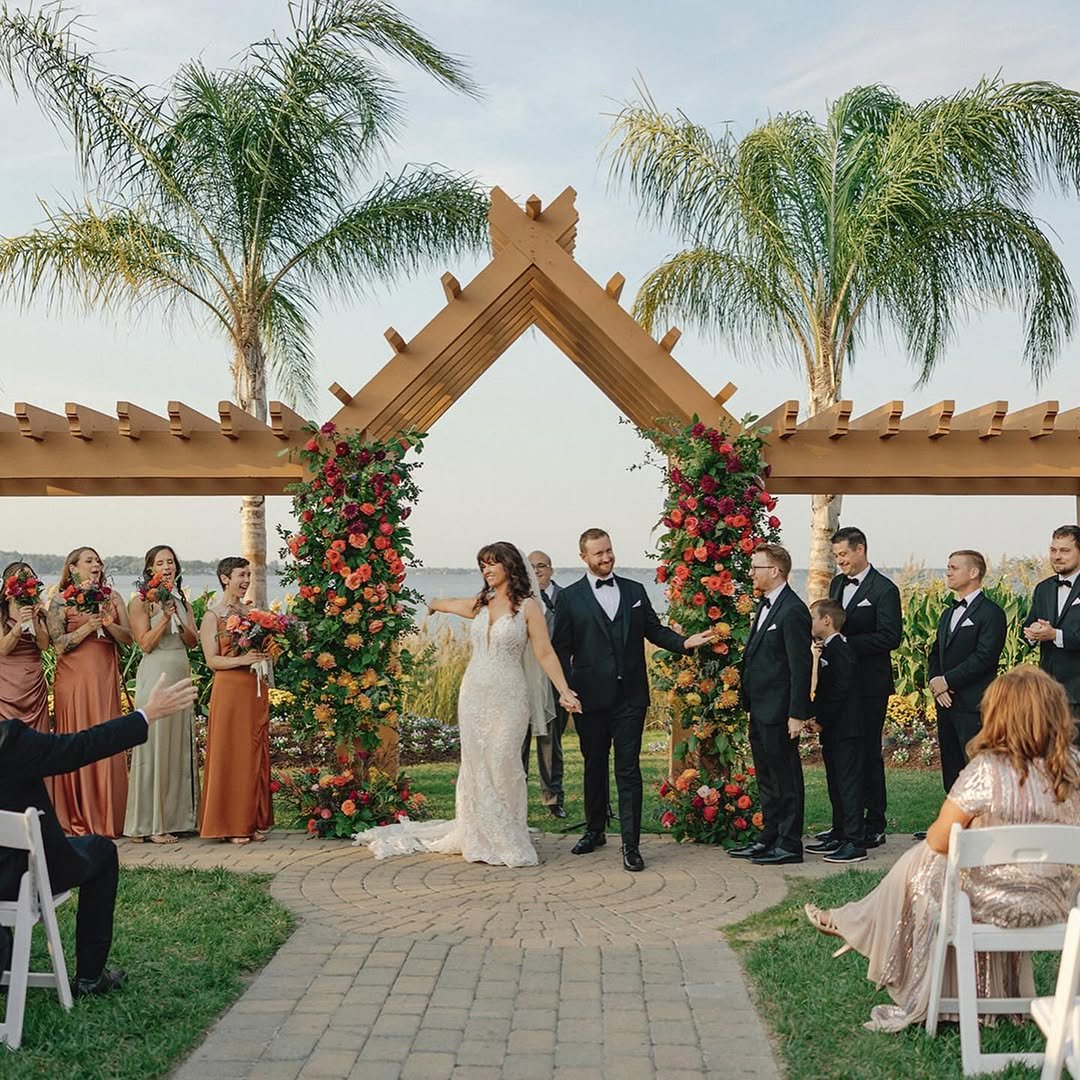 Tropical Garden Romance 