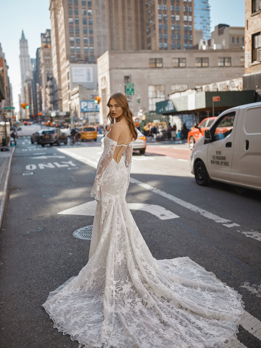 Urban Lace Statement 