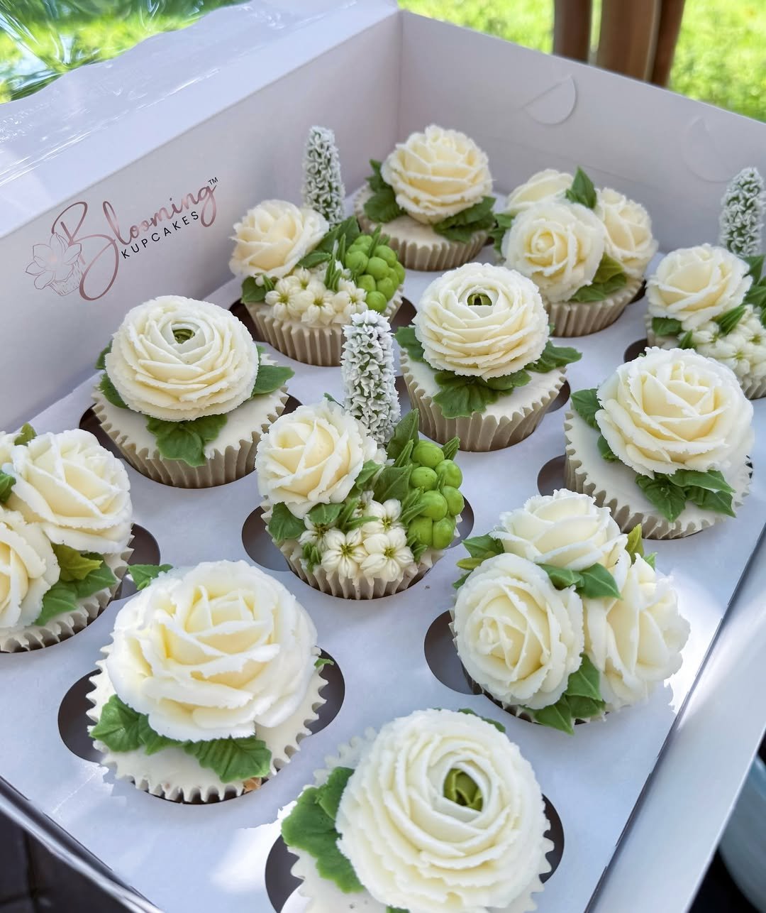 White Garden Romance 