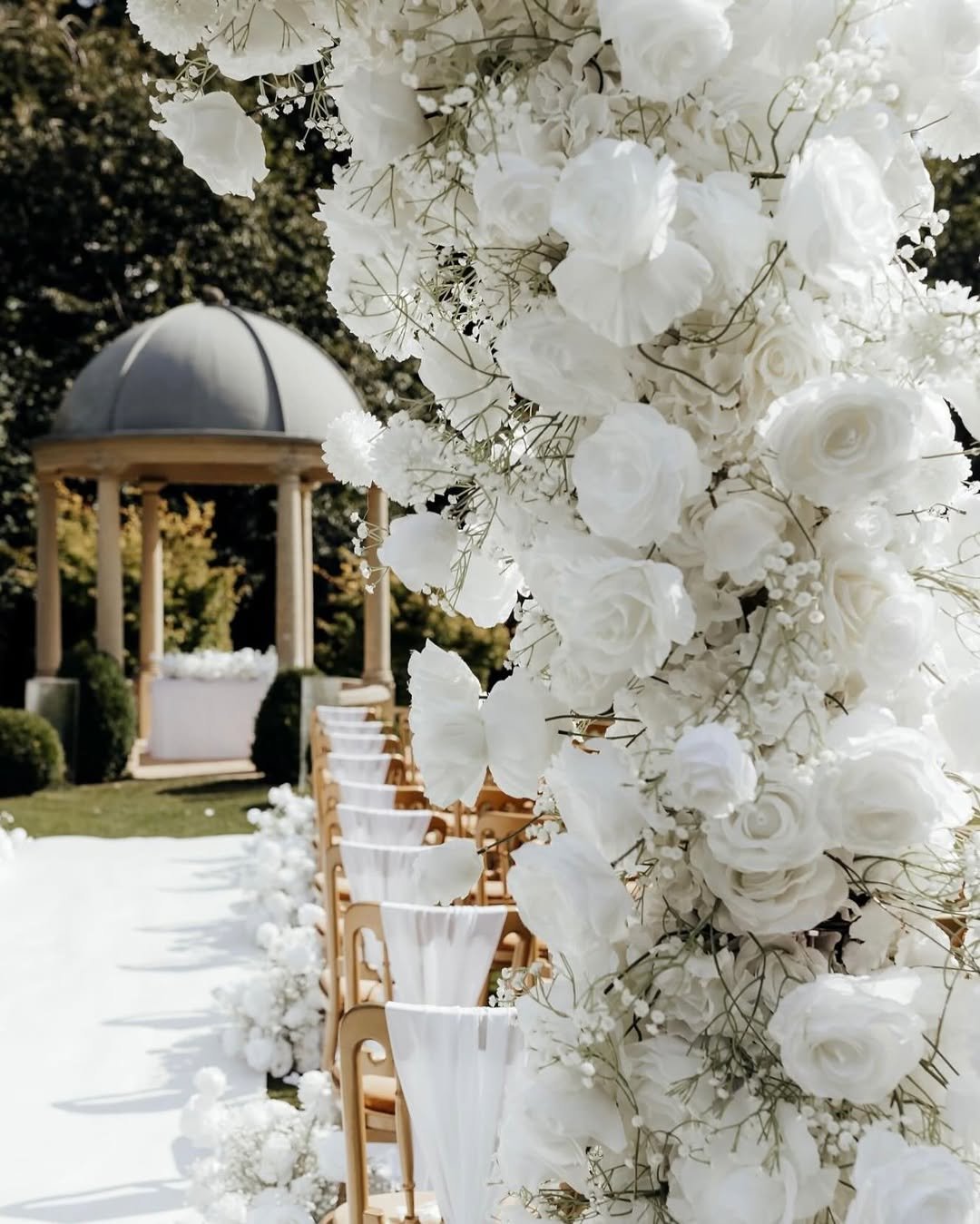 White Wonderland Aisle 