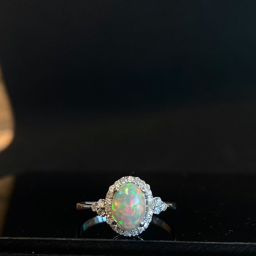 Aurora Halo Elegance