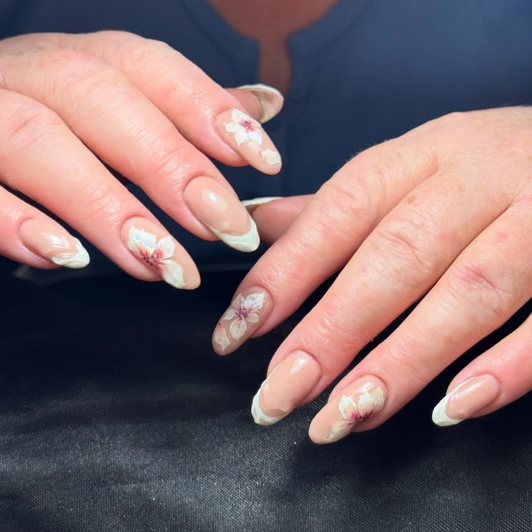 Blushed Bloom French