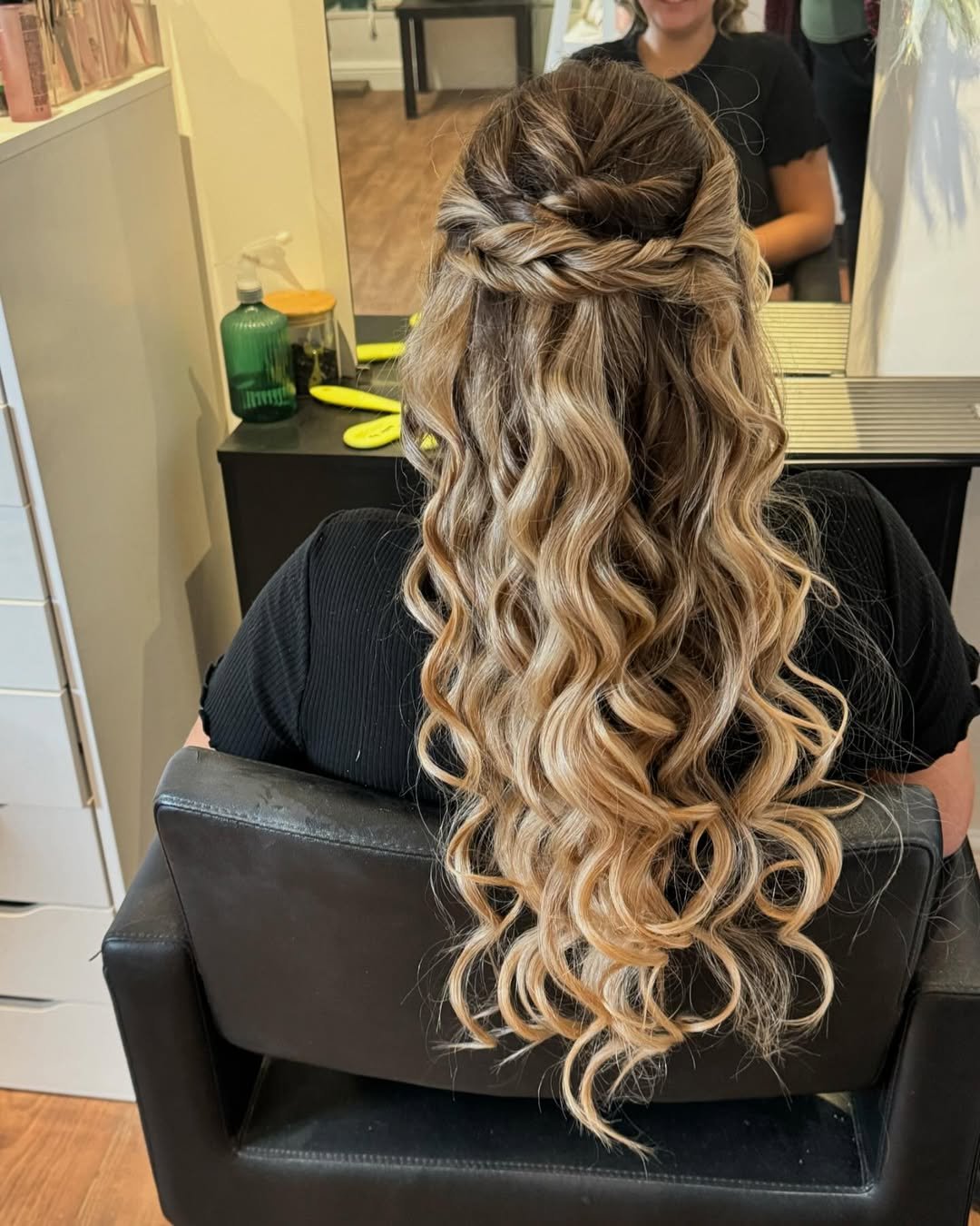 Cascading Twist Waves