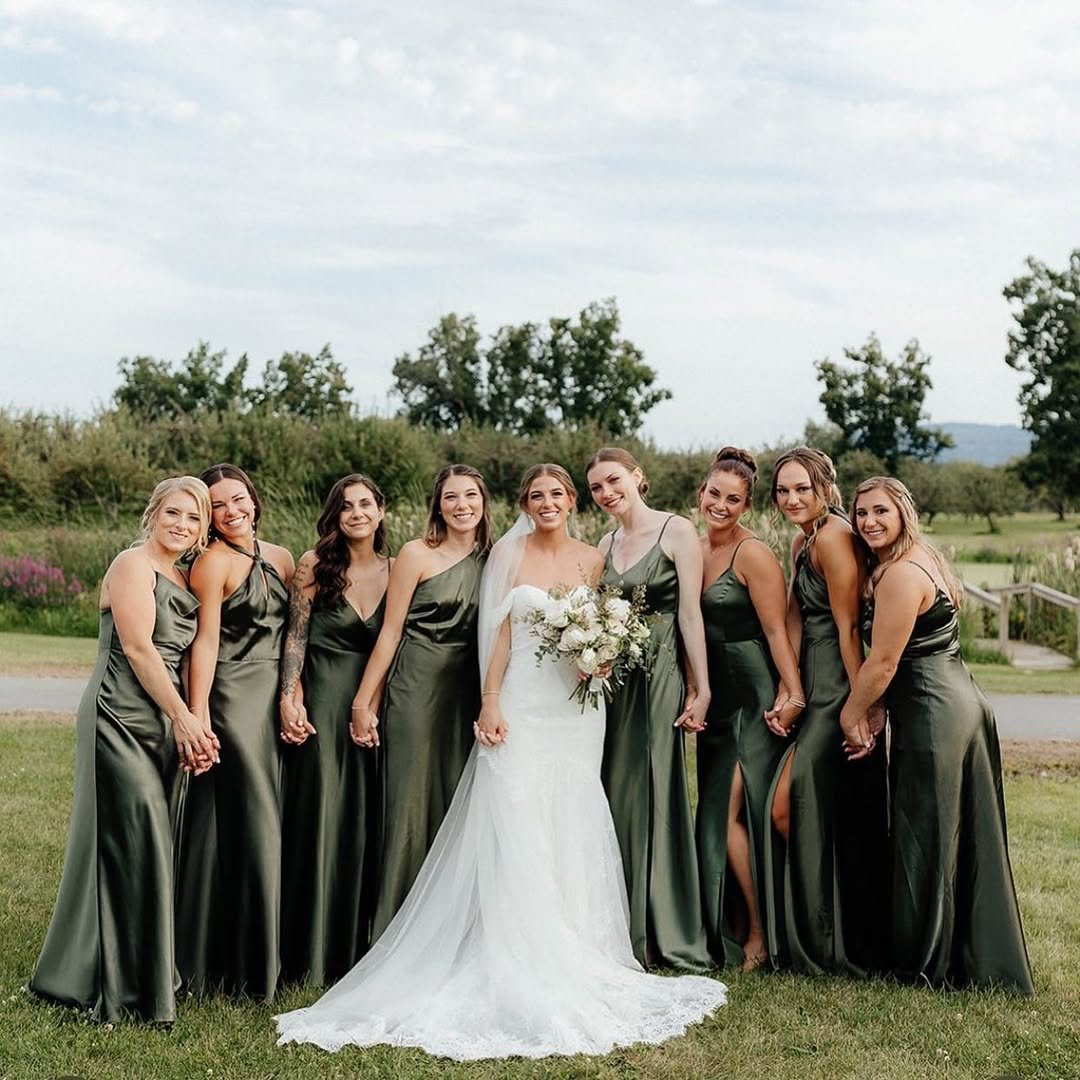 Chic Emerald Statement 