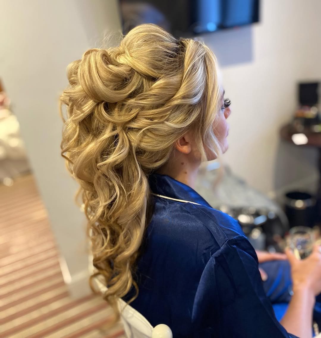 Classic Curly Elegance