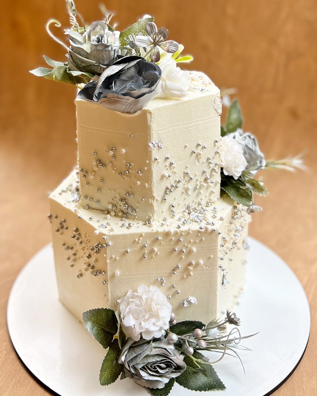Diamond-Tiered Cake 