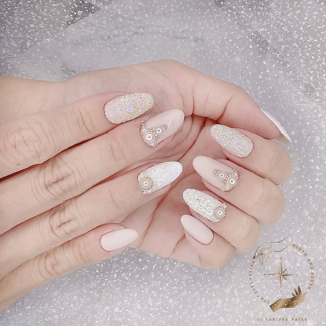 Gilded Petal Elegance 