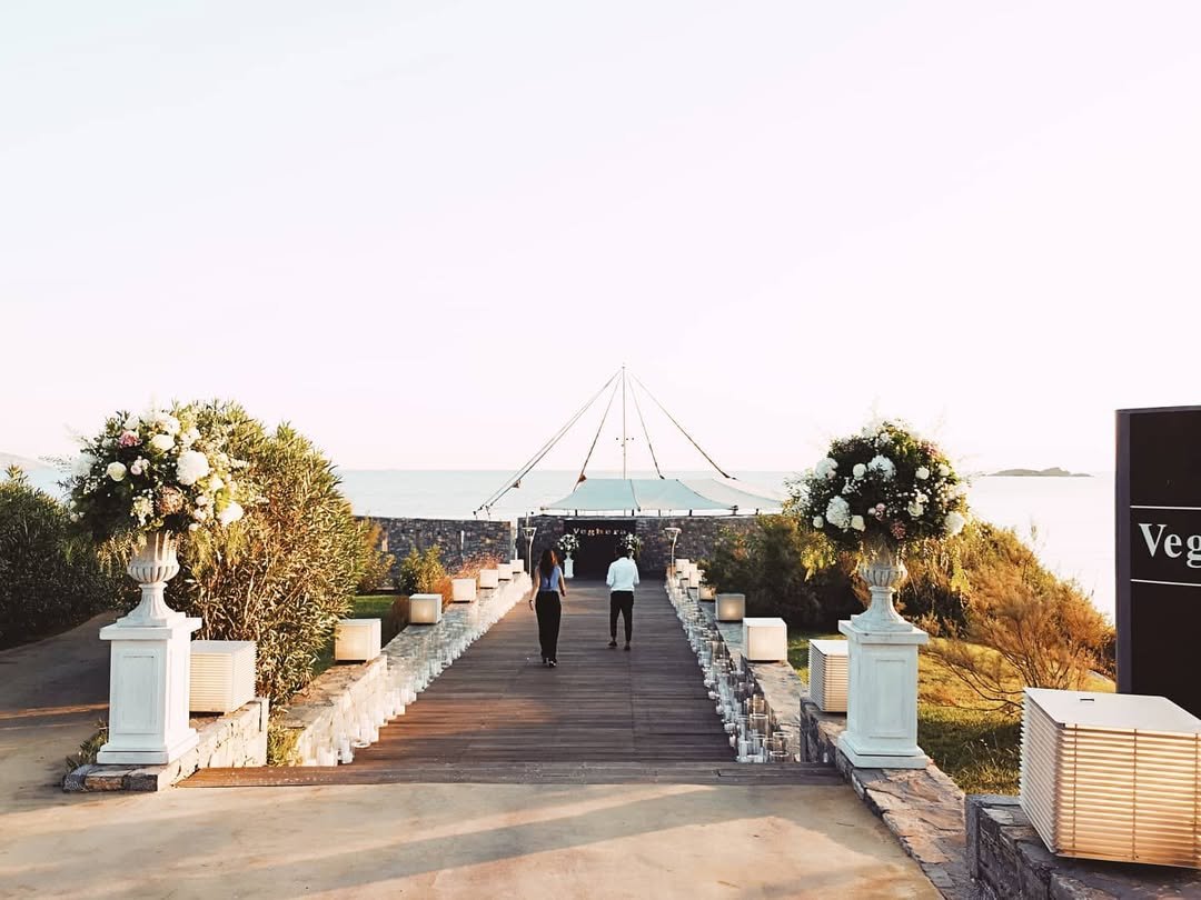  Golden Horizon Walkway