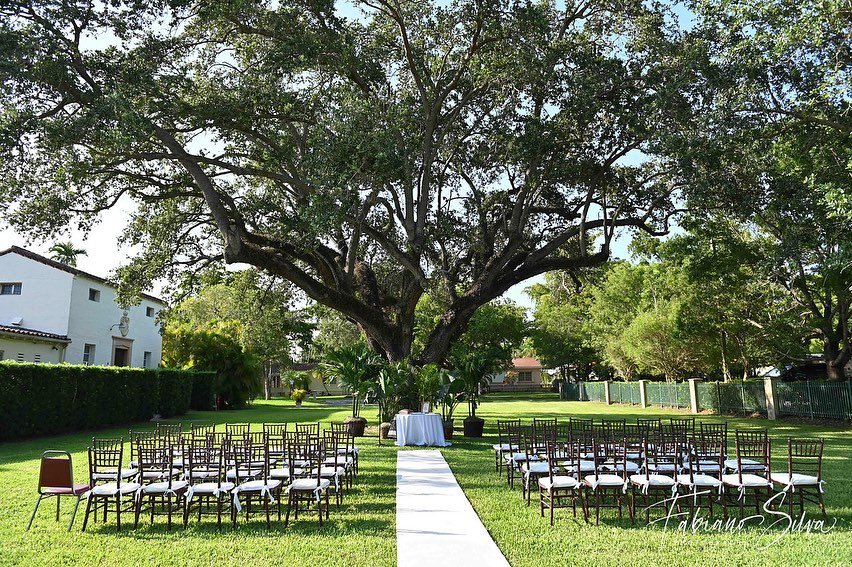 Grand Oak Garden
