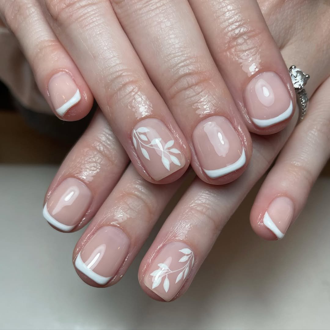 Minimal Leaf Elegance 