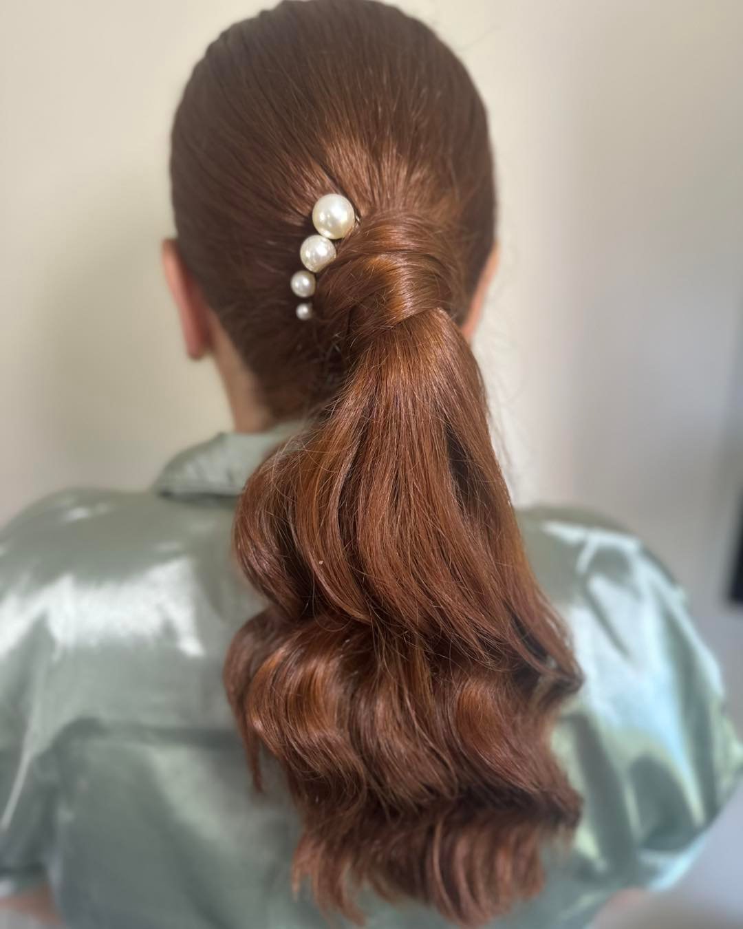 Minimalist Pearl Perfection 