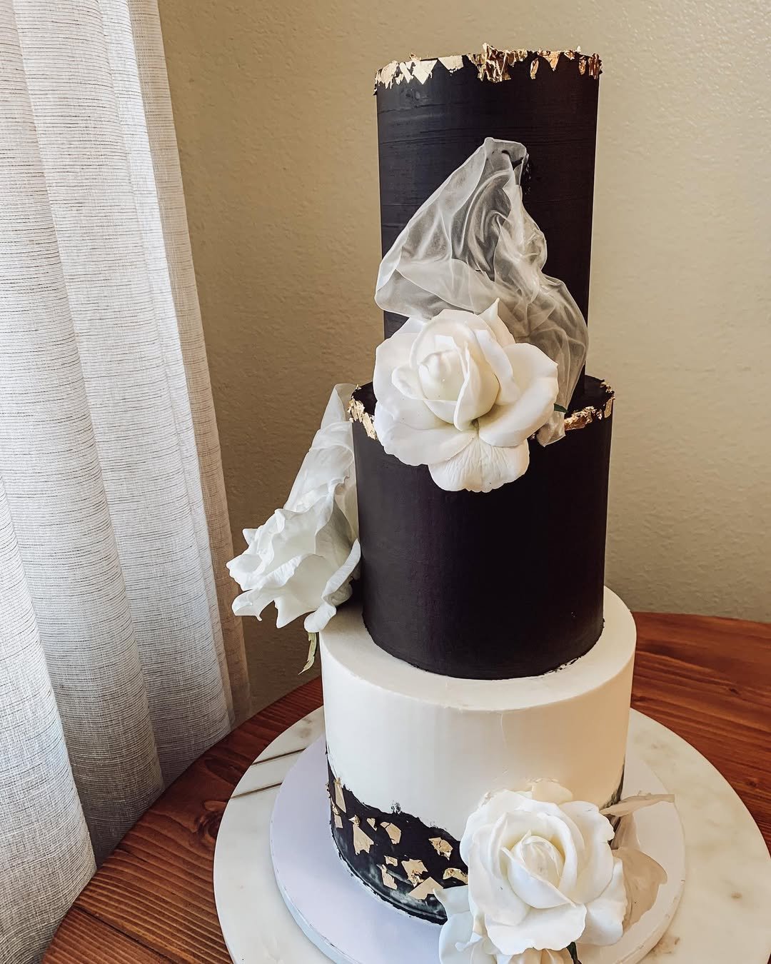 Monochrome Minimal Luxe 