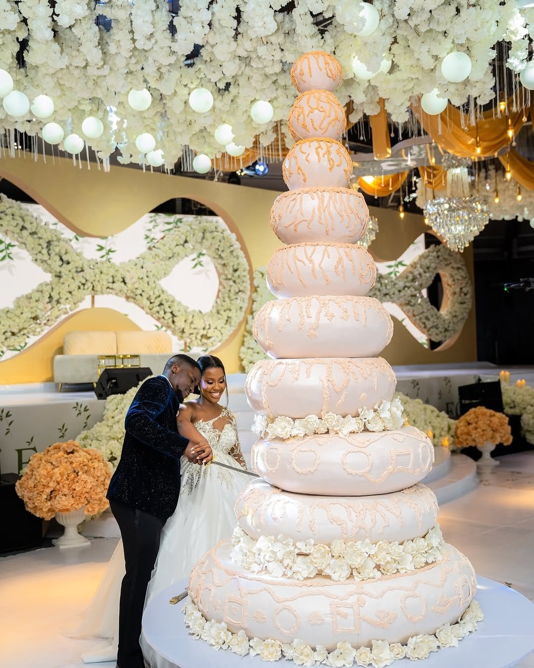  Monumental Tiered Rounds 