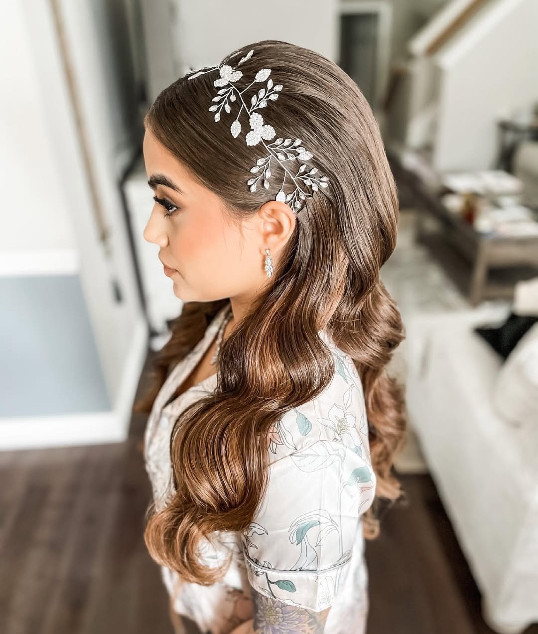 Polished Hollywood Waves 