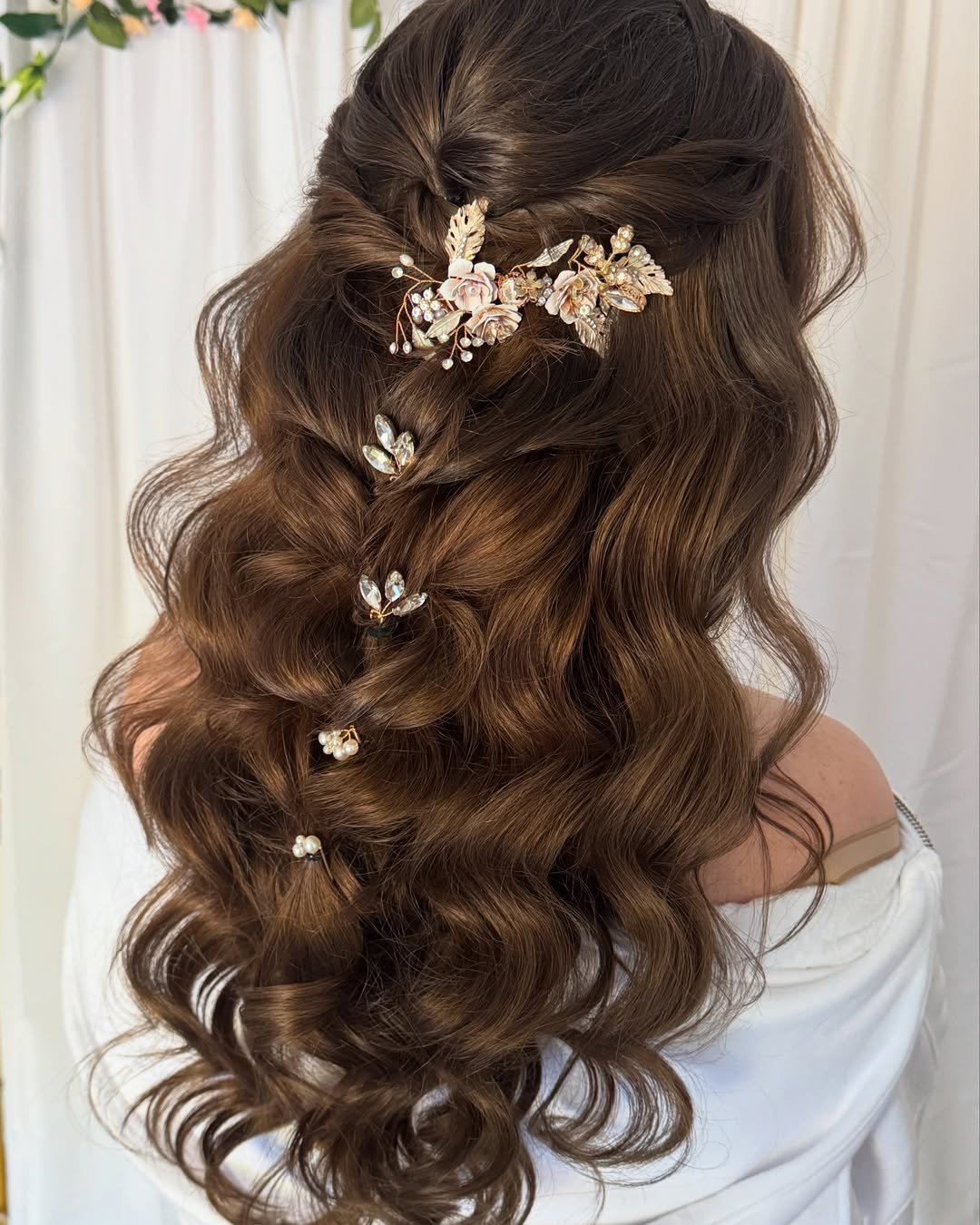 Regal Waves & Gold Florals