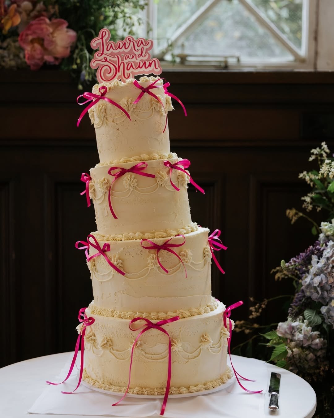 Retro Ribbon Glamour