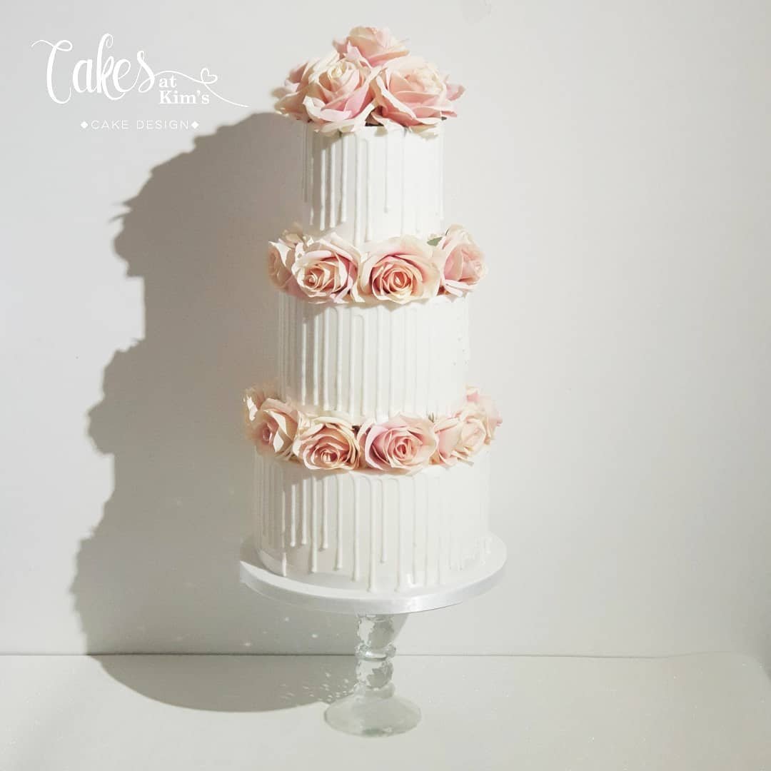 Rose-Lined Elegance 