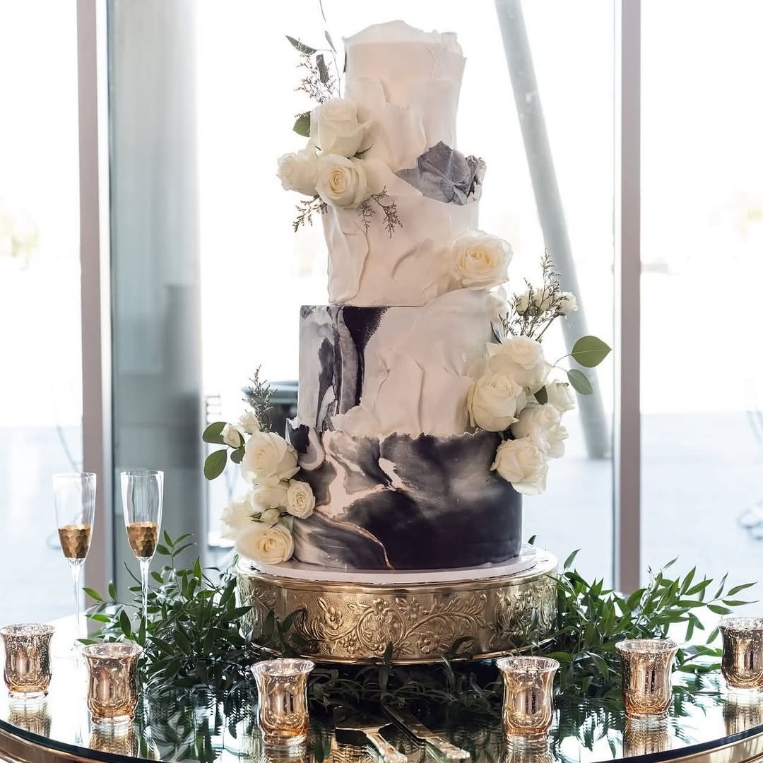  Sculpted Elegance 
