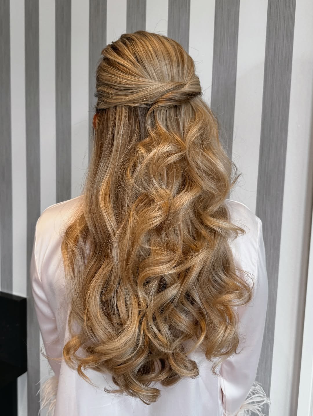 Sculpted Glamour Waves
