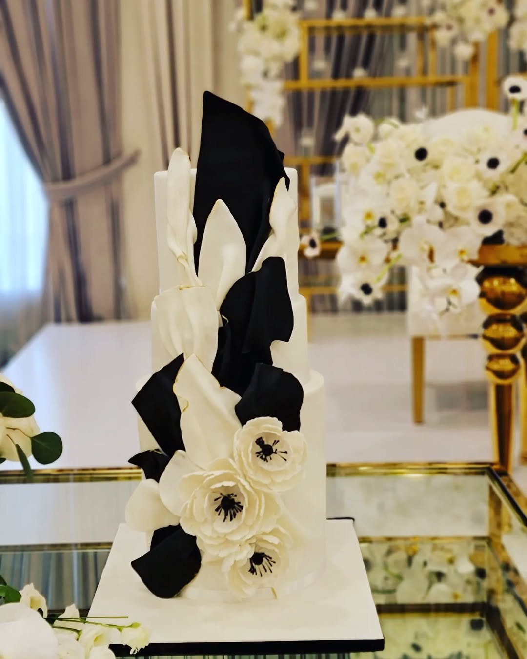 Sculptural Black & White 