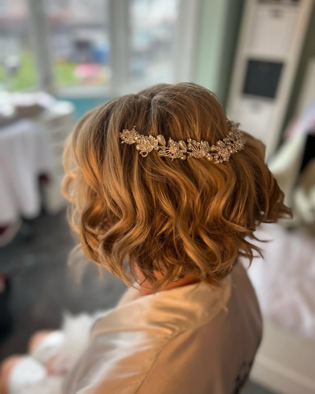 Soft Waves with Crystal Crown