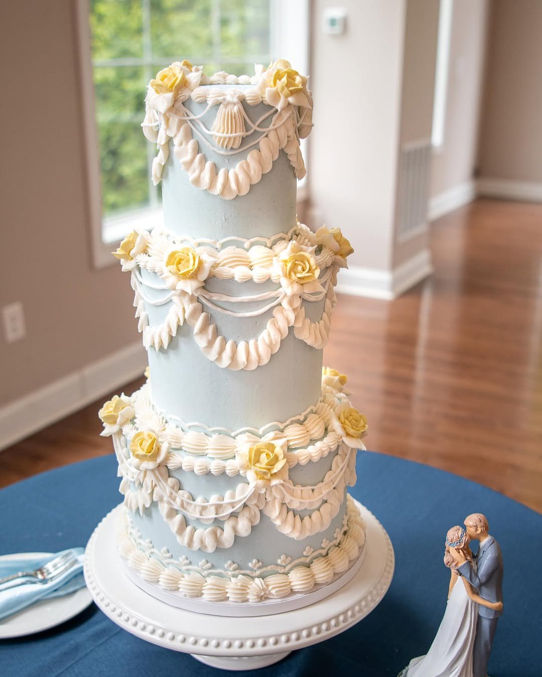  Vintage Buttercream Charm 