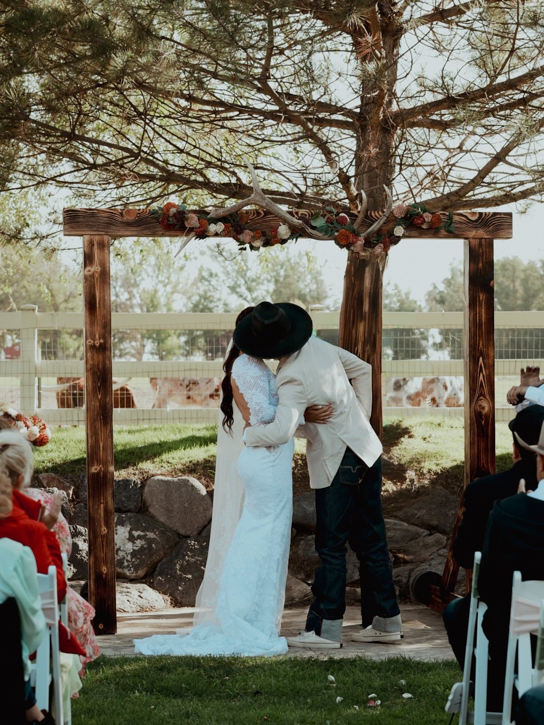 Western Fairytale Kiss