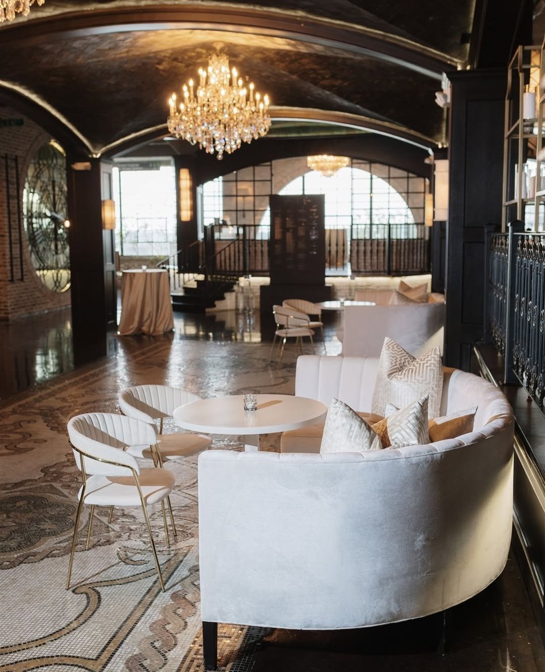 Art-Deco Lounge Luxury